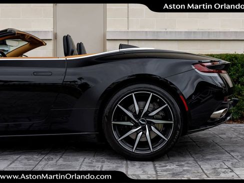 Used 2019 Aston Martin DB11 Volante image 37