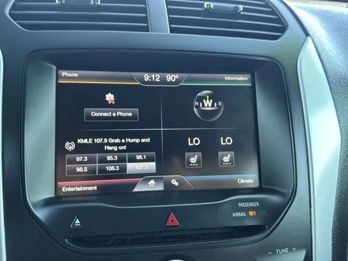 Used 2014 Ford Explorer XLT w/ Equipment Group 202A AWD/4WD image 12