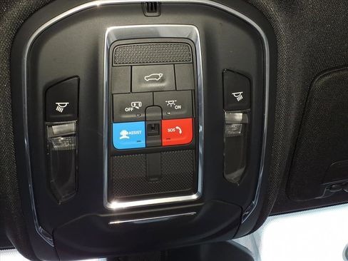 Certified 2023 Jeep Grand Cherokee Limited image 18