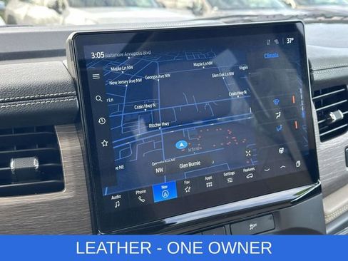 Used 2023 Ford Expedition Limited image 3