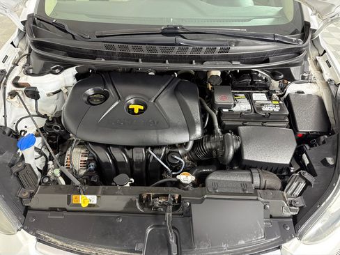Used 2015 Hyundai Elantra SE FWD image 25