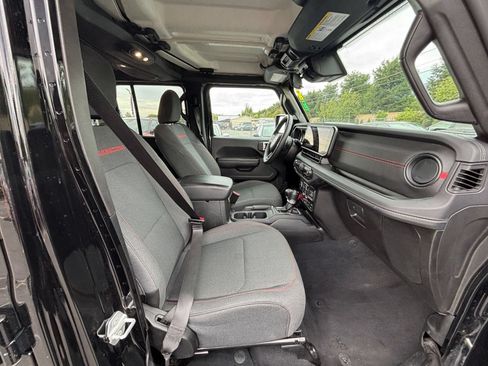 Used 2025 Jeep Wrangler Unlimited Rubicon AWD/4WD image 25