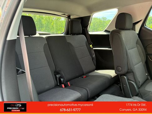 Used 2019 Chevrolet Traverse LT FWD image 25