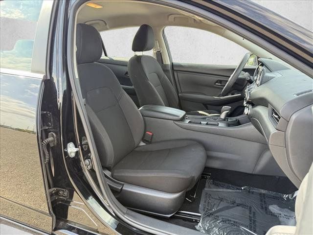 Used 2025 Nissan Sentra S FWD image 13