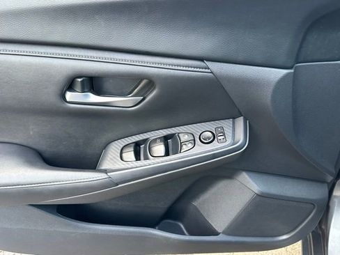 Certified 2024 Nissan Sentra SV FWD image 18