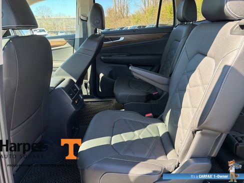 Used 2025 Volkswagen Atlas SE w/ Panoramic Sunroof Package image 10