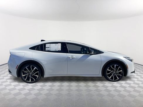 New 2026 Toyota Prius Plug-In Hybrid FWD image 8