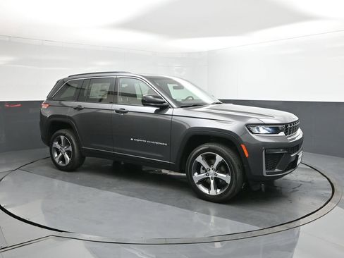 New 2026 Jeep Grand Cherokee Limited image 17