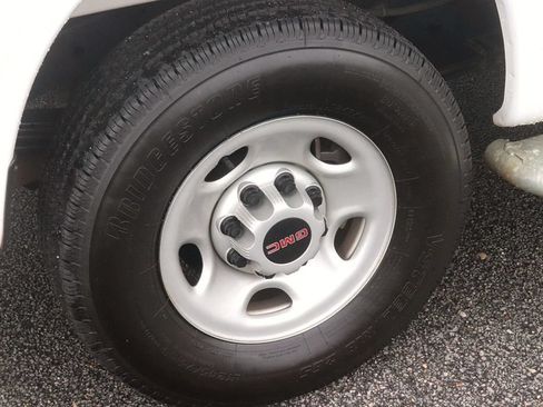 Used 2025 GMC Savana 2500 w/ Driver Convenience Package RWD image 8