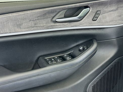 Used 2023 Jeep Grand Cherokee L Limited w/ Trailer Tow Group (B) AWD/4WD image 15