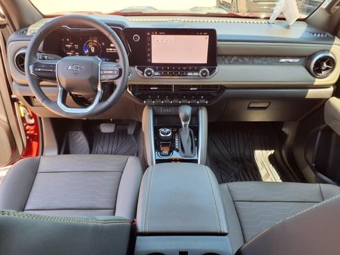 Used 2023 Chevrolet Colorado ZR2 w/ ZR2 Convenience Package III image 13