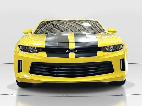 Used 2017 Chevrolet Camaro LT RWD image 2