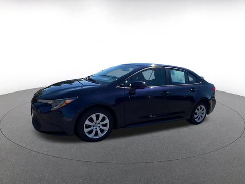 Used 2025 Toyota Corolla LE FWD image 8