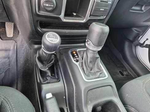 Used 2021 Jeep Gladiator Sport w/ Trailer Tow Package AWD/4WD image 25