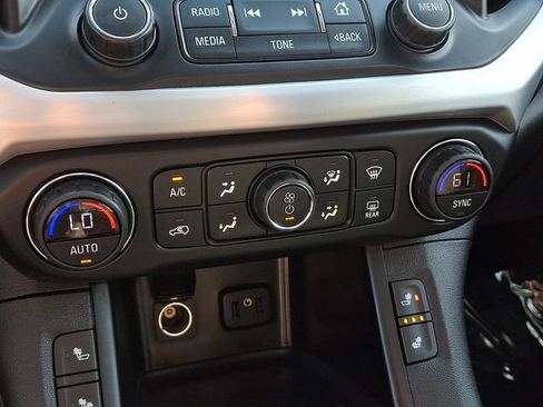 Used 2019 GMC Acadia SLE w/ Driver Alert Package I FWD image 16