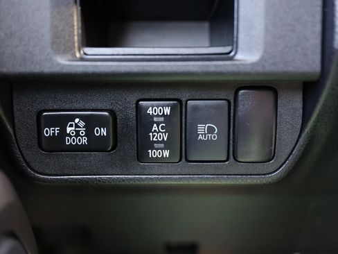 Used 2019 Toyota Tacoma TRD Sport image 33