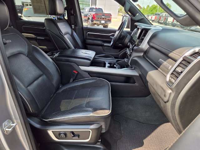 Used 2024 RAM 1500 Laramie AWD/4WD image 15