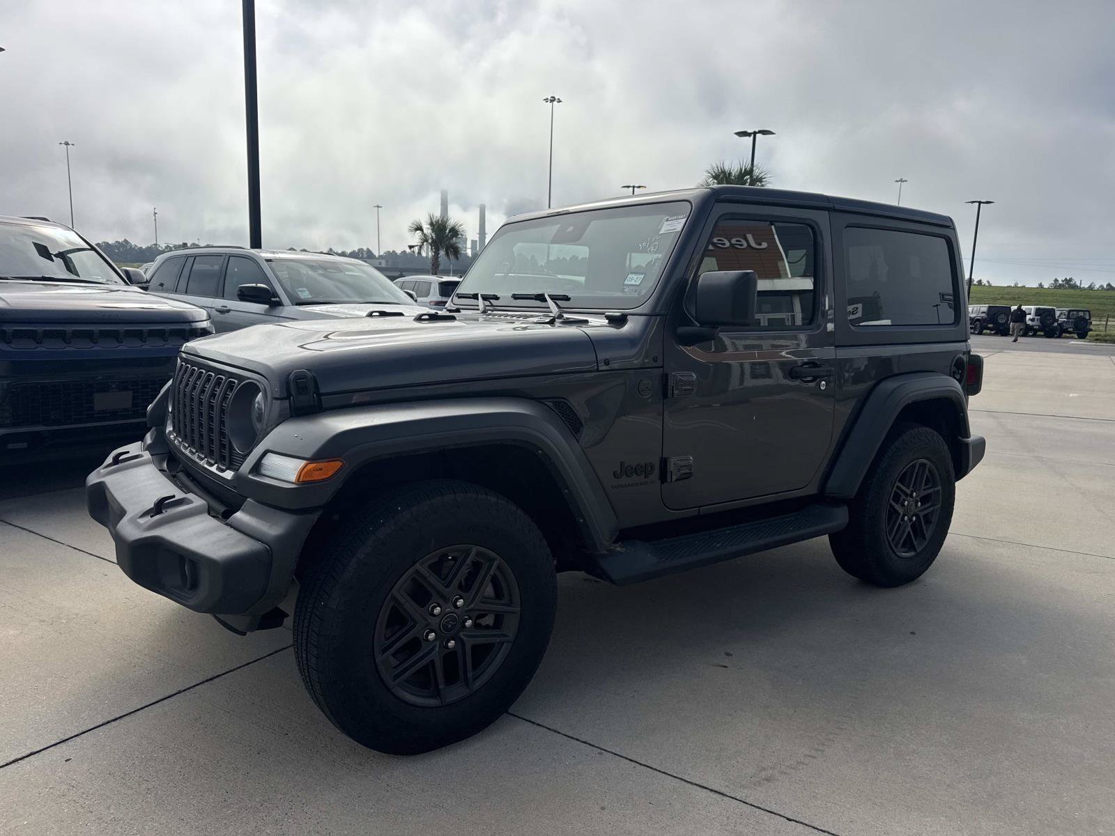 Used 2024 Jeep Wrangler Sport AWD/4WD image 3