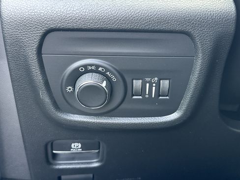 New 2026 Jeep Grand Cherokee Laredo AWD/4WD image 11