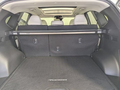 Certified 2025 Hyundai Tucson Limited AWD/4WD image 27