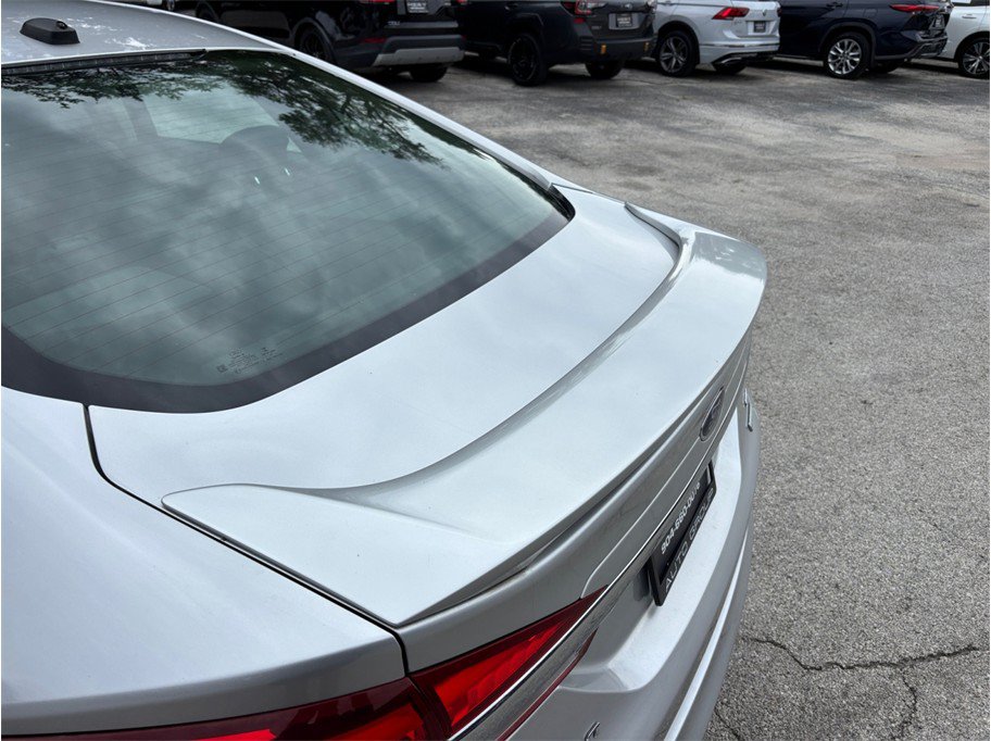 Used 2018 Ford Fusion SE w/ Equipment Group 201A FWD image 14