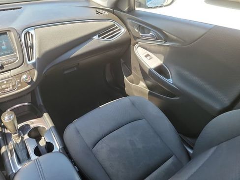 Used 2018 Chevrolet Malibu LT FWD image 15