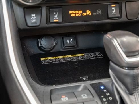 Used 2019 Toyota RAV4 XLE Premium w/ Advanced Technology Package FWD image 18