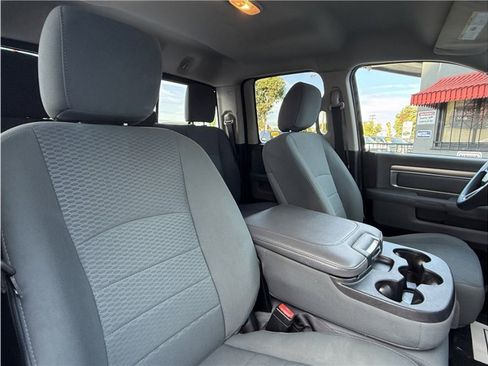 Used 2016 RAM 1500 Classic SLT image 30