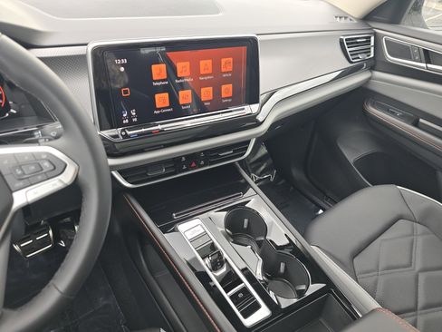 New 2026 Volkswagen Atlas Peak Edition AWD/4WD image 12