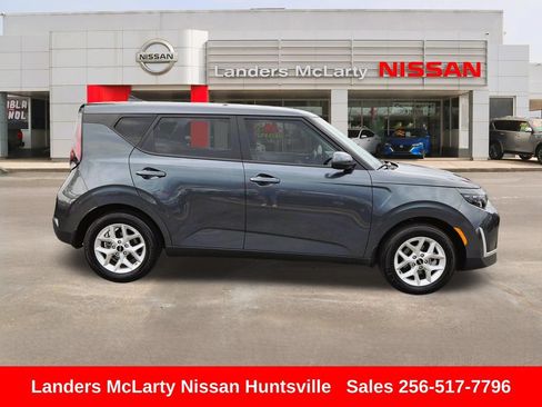 Used 2024 Kia Soul LX w/ Option Group 015 FWD image 2