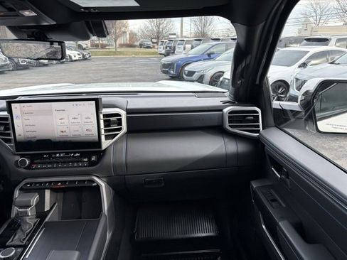 Used 2025 Toyota Sequoia Platinum image 26