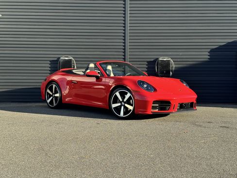 Certified 2025 Porsche 911 Carrera T RWD image 10