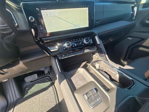 New 2025 GMC Sierra 2500 AT4 w/ AT4 Premium Plus Package image 7