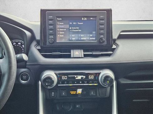 Used 2019 Toyota RAV4 XLE w/ Convenience Package FWD image 13
