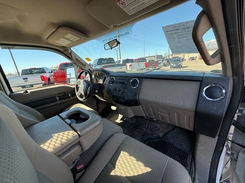 Used 2008 Ford F550 image 3