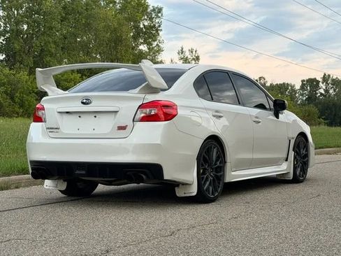 Used 2019 Subaru WRX STI AWD/4WD image 9