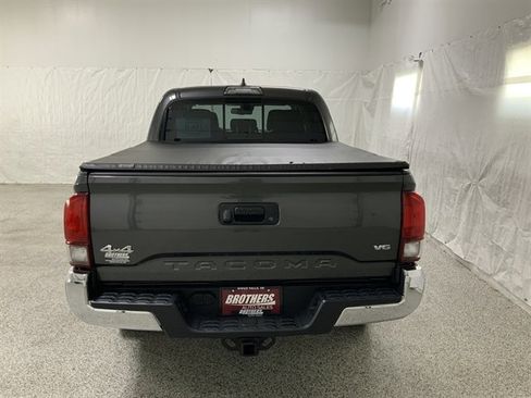 Used 2018 Toyota Tacoma SR5 image 6