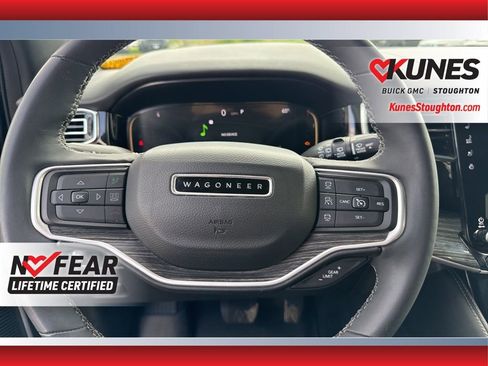 Used 2022 Jeep Wagoneer Series III w/ Rear Seat Video Group 1 AWD/4WD image 28