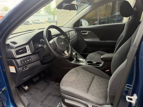 Used 2018 Kia Niro LX FWD image 9