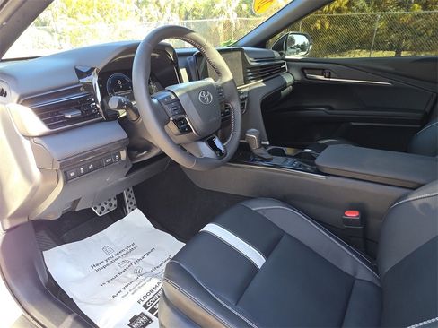 Certified 2025 Toyota Camry SE image 25