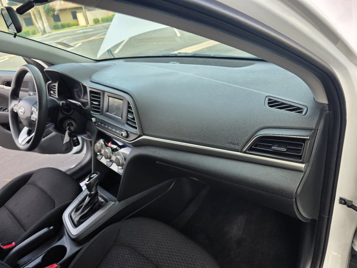 Used 2019 Hyundai Elantra SE w/ Cargo Package FWD image 27