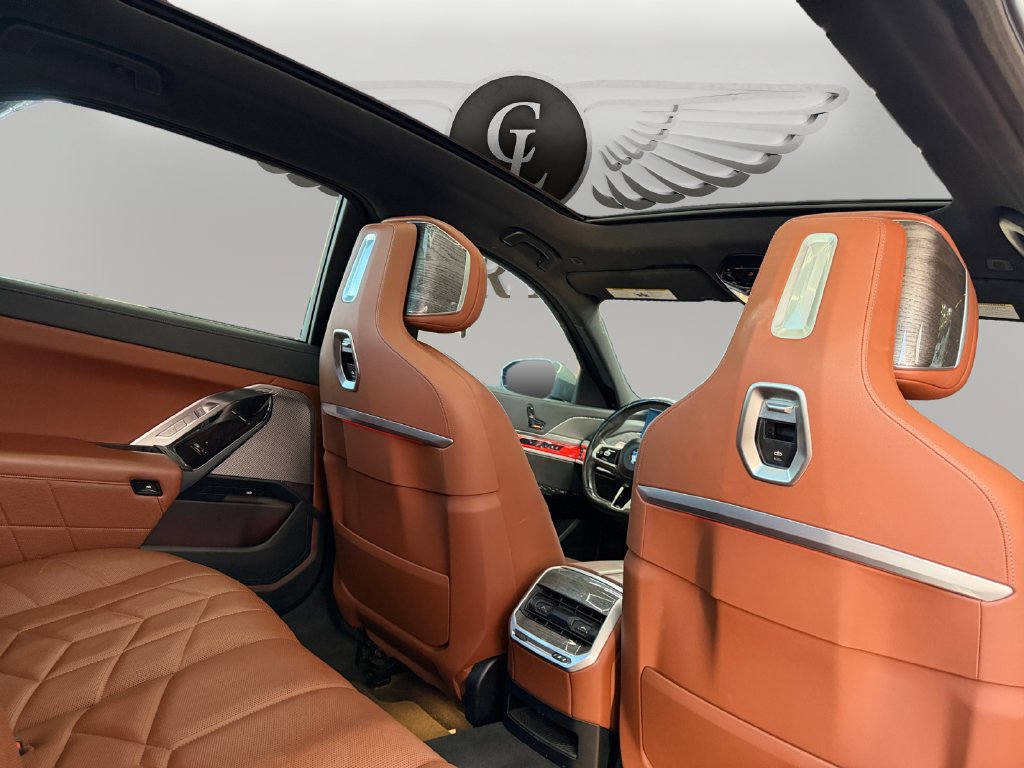 Used 2023 BMW 740i w/ Parking Assistance Package RWD image 19