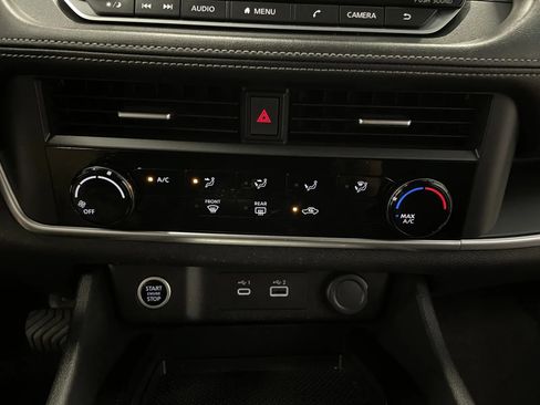 Used 2023 Nissan Rogue S FWD image 29