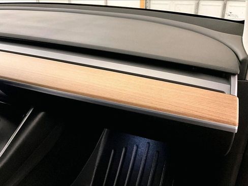 Used 2020 Tesla Model Y Long Range image 15