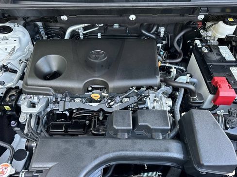 Used 2025 Toyota RAV4 XLE w/ Convenience Package FWD image 24