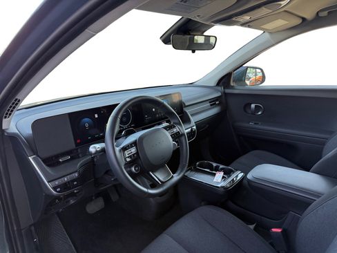 Used 2025 Hyundai Ioniq 5 SE RWD image 9