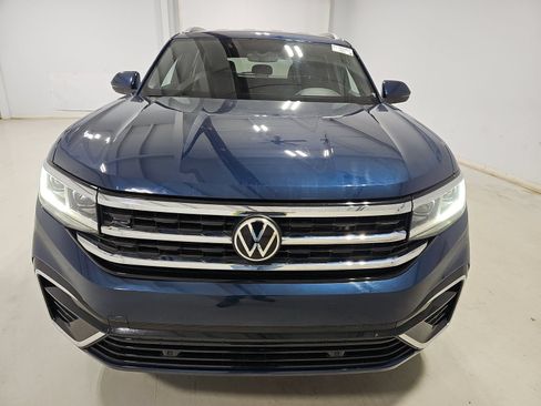 Used 2021 Volkswagen Atlas Cross Sport SE FWD image 2
