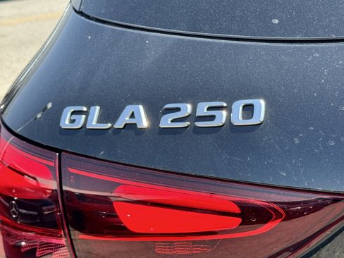 New 2025 Mercedes-Benz GLA 250 image 12