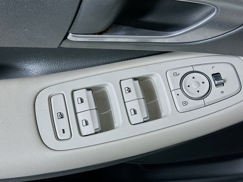 Used 2023 Hyundai Sonata SE FWD image 15