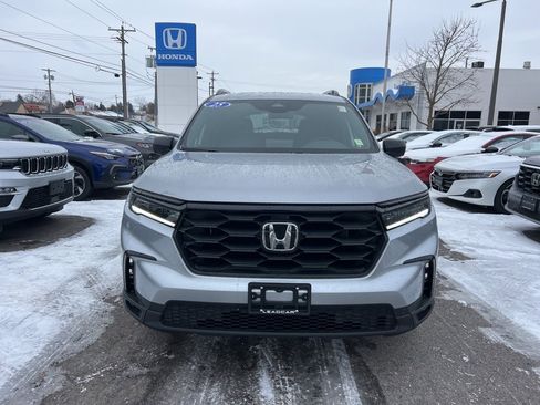 Certified 2025 Honda Pilot Sport image 8